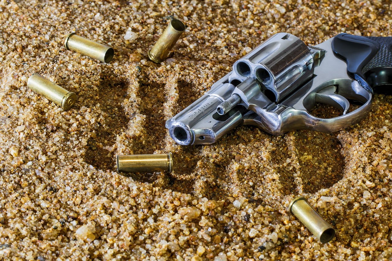 俄士兵精准射击，一枪击落空中无人机