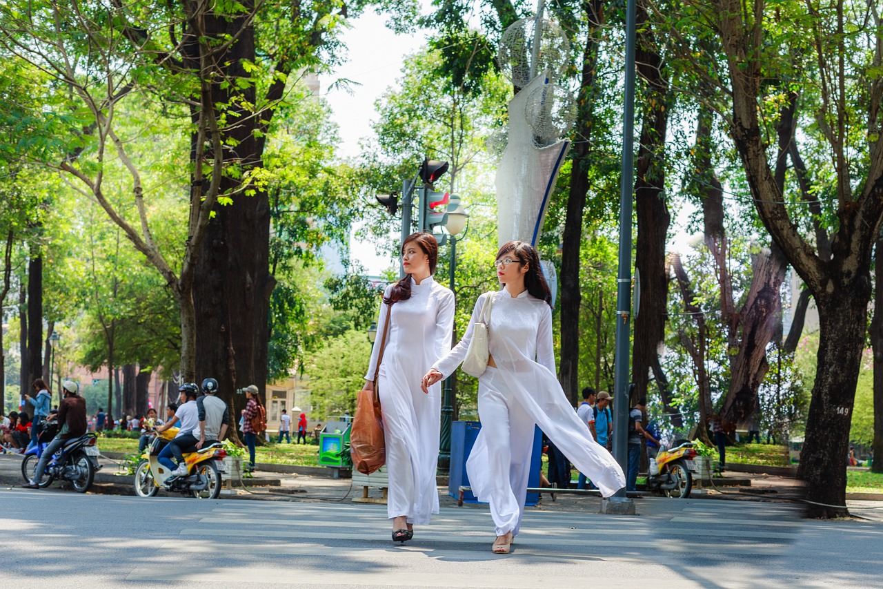 轻盈飘荡的梦幻之旅——解析小白船舞蹈的魅力